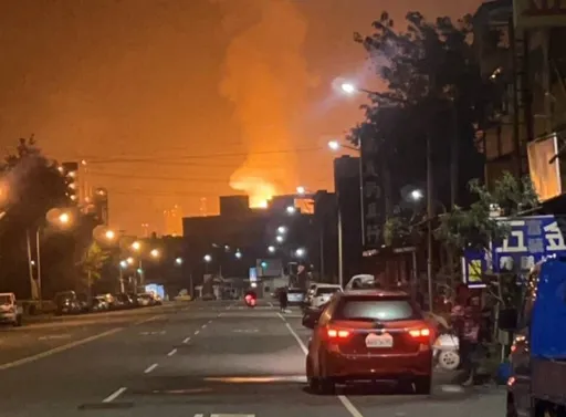 高雄大林煉油廠爆炸起火原因曝光　6里長抵現場喊「中油遷廠」