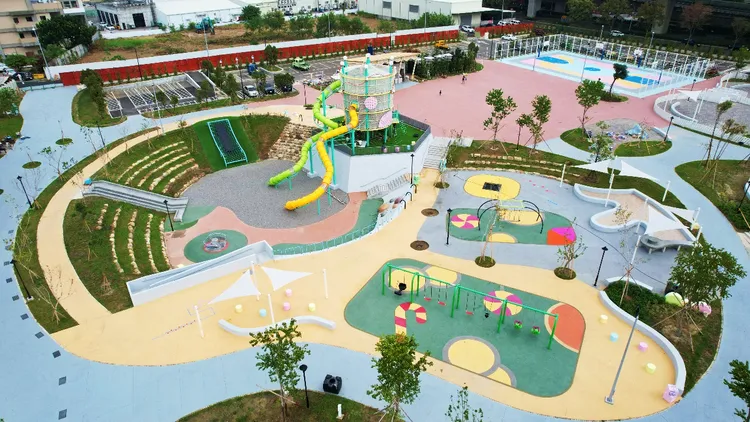 太平區馬卡龍公園是《美樂地計畫》中成功且受孩子歡迎的公園。市府提供