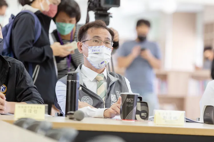 鄭運鵬稱台灣面臨國際專利申請困境。鄭運鵬競辦提供