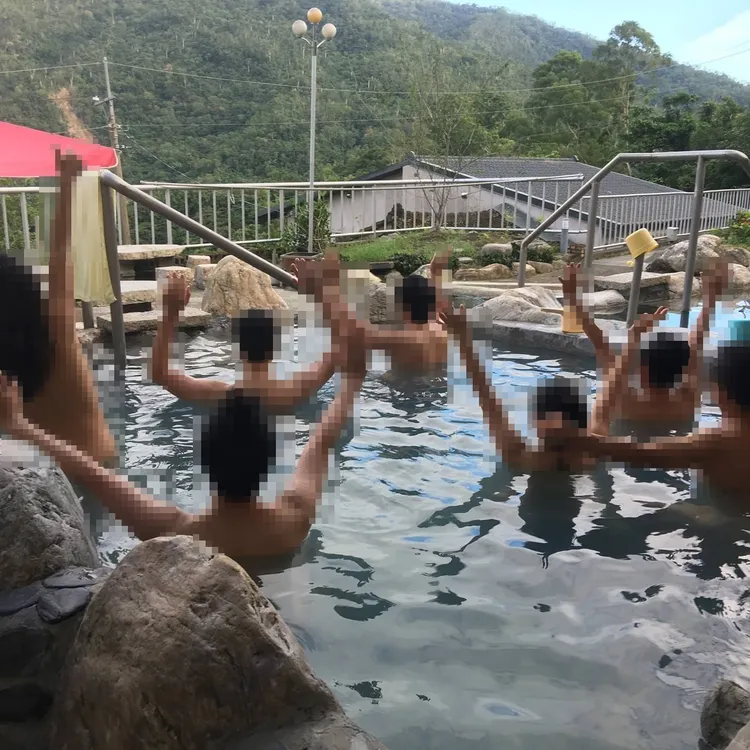 天體活動私下關起門來辦，只要沒有涉及性愛趴、毒趴等行為，不會觸犯妨害風化罪。翻攝推特