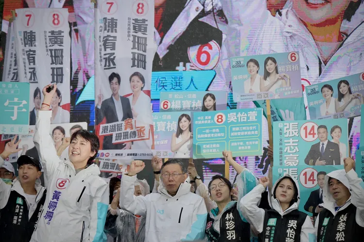 柯文哲出席黃珊珊造勢活動力挺。林林攝