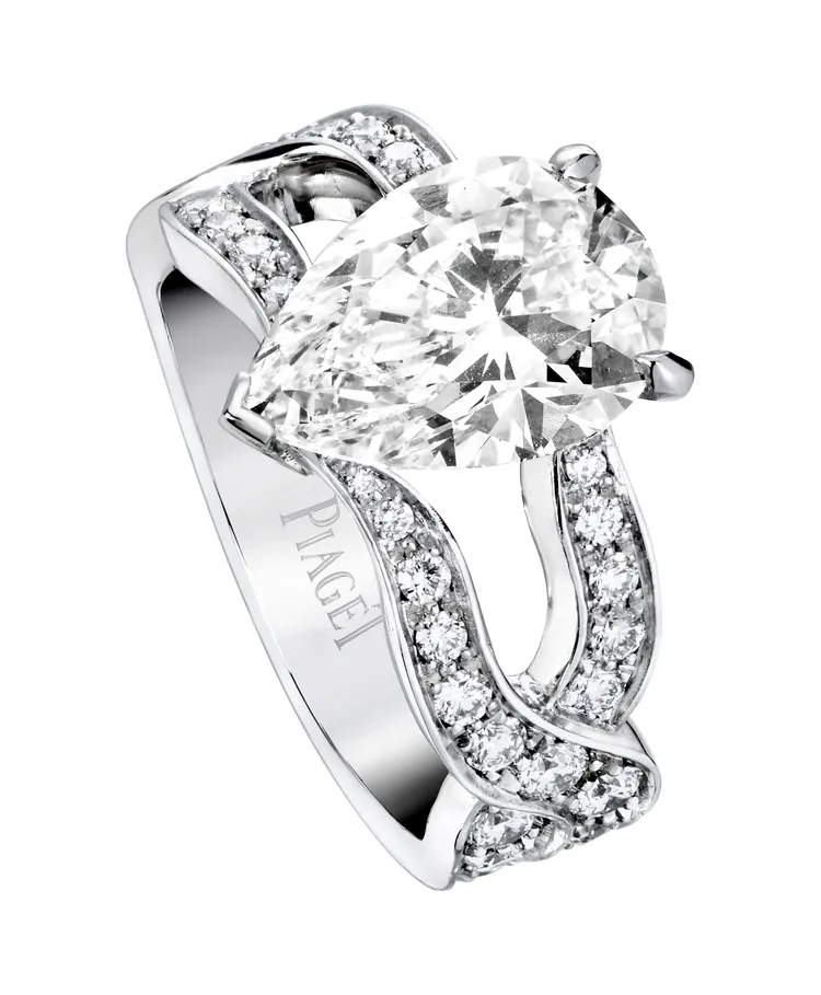 劉品言配搭伯爵鉑金鑽戒，720萬元。品牌提供