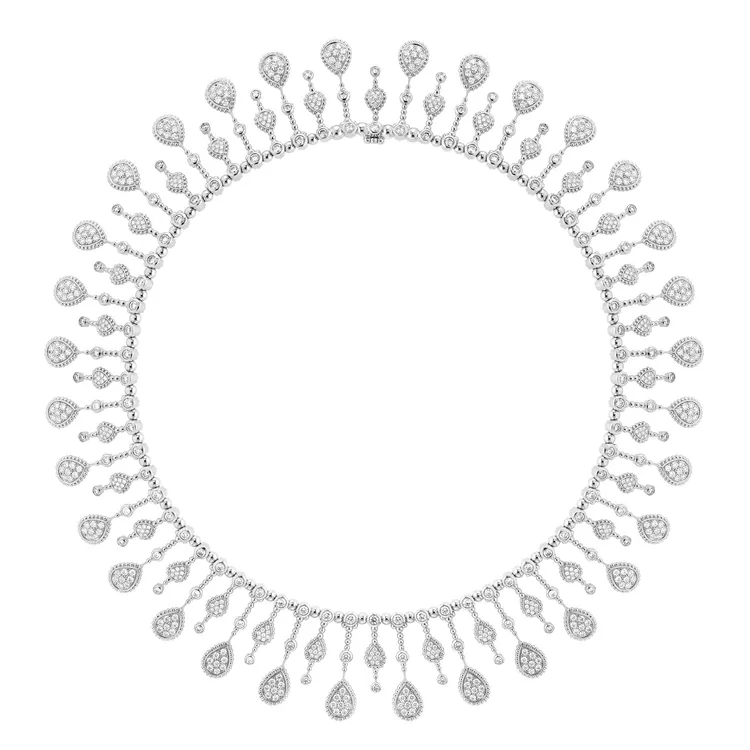 楊謹華佩戴的BOUCHERON Serpent Boheme Solarite 18K白金鑽鍊，268萬元。品牌提供