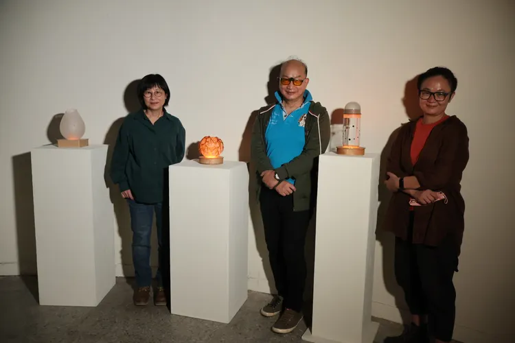 清華大學材料工程學系與藝術與設計學系攜手舉辦「跨域2－與燭光的藝術對話」展覽。黃羿馨攝