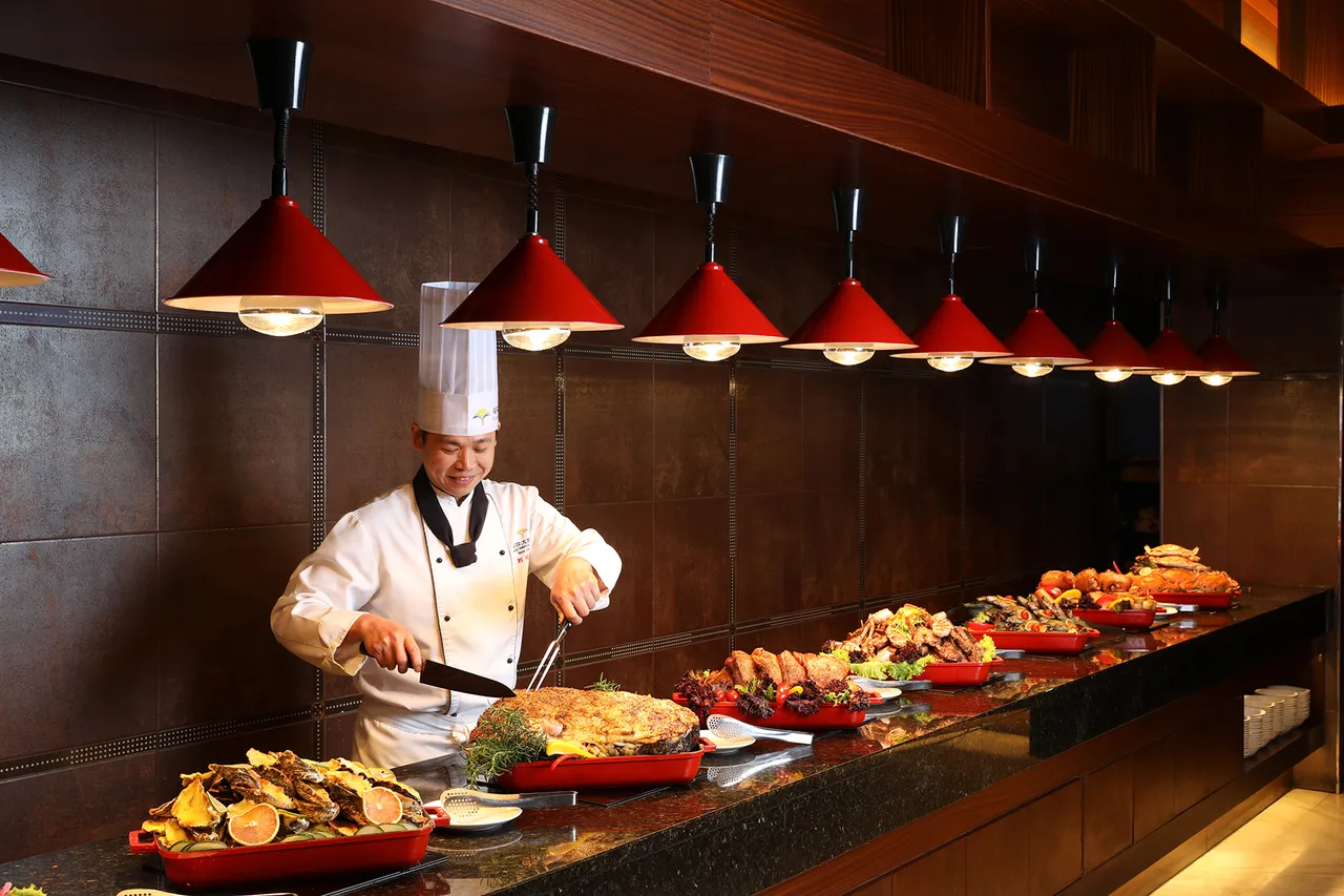 福容大飯店連鎖餐券買10送1張,平均1張981元。業者提供