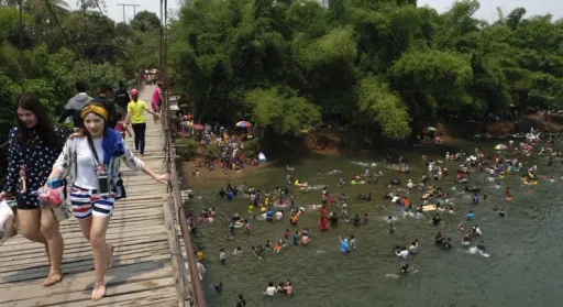 天氣熱遊客口罩戴不住 泰將解除口罩禁令