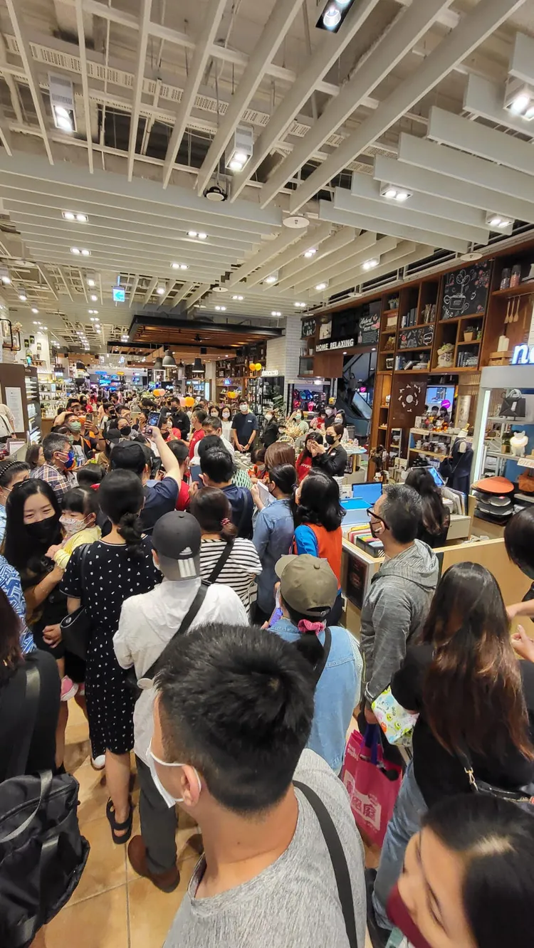 陳美鳳粉絲熱情擠爆活動現場。翻攝陳美鳳臉書