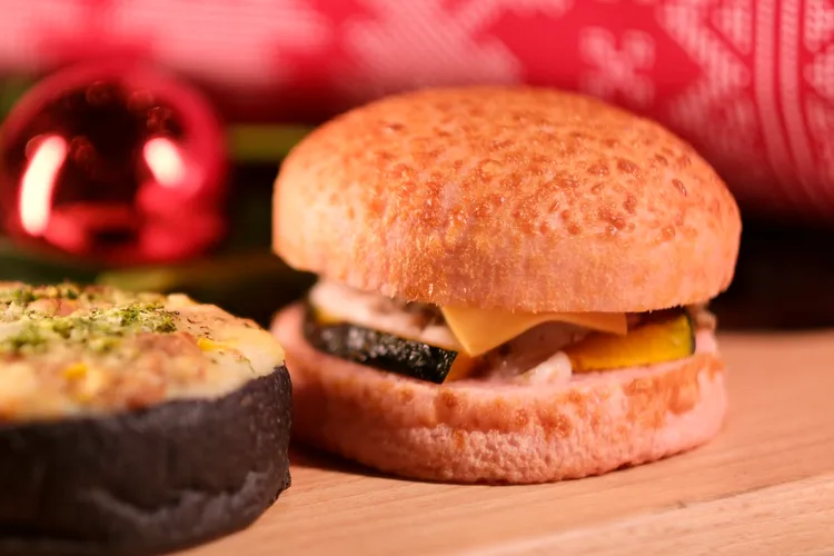 南瓜烤雞粉紅堡。陳志淵攝