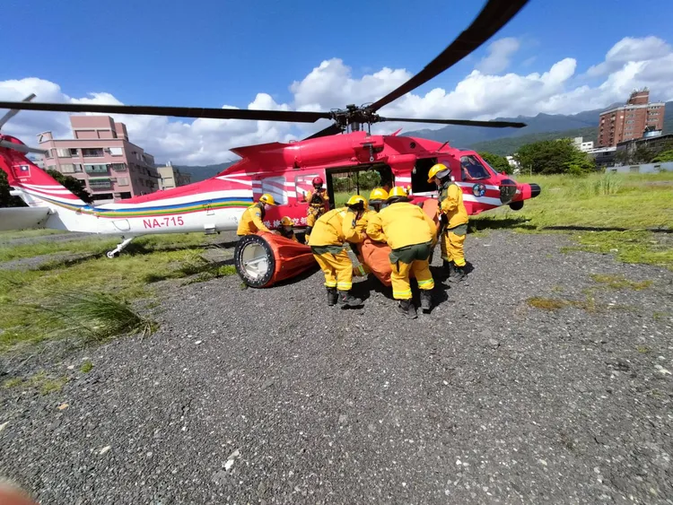 吊掛水袋。羅東林管處提供