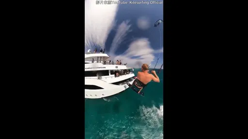 超酷的水上滑板運動　男子一個動作竟然飛越整艘船