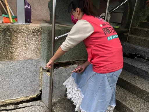 憂坍塌!地震+豪雨新店社區龜裂加劇 市府灌漿救災挨批治標不治本