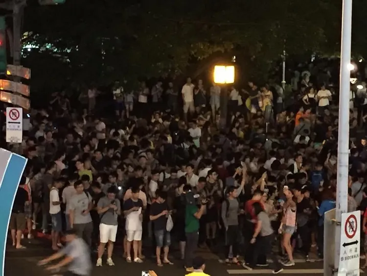 當時現場擠到水洩不通，人車爭道。寶可夢玩家S授權提供