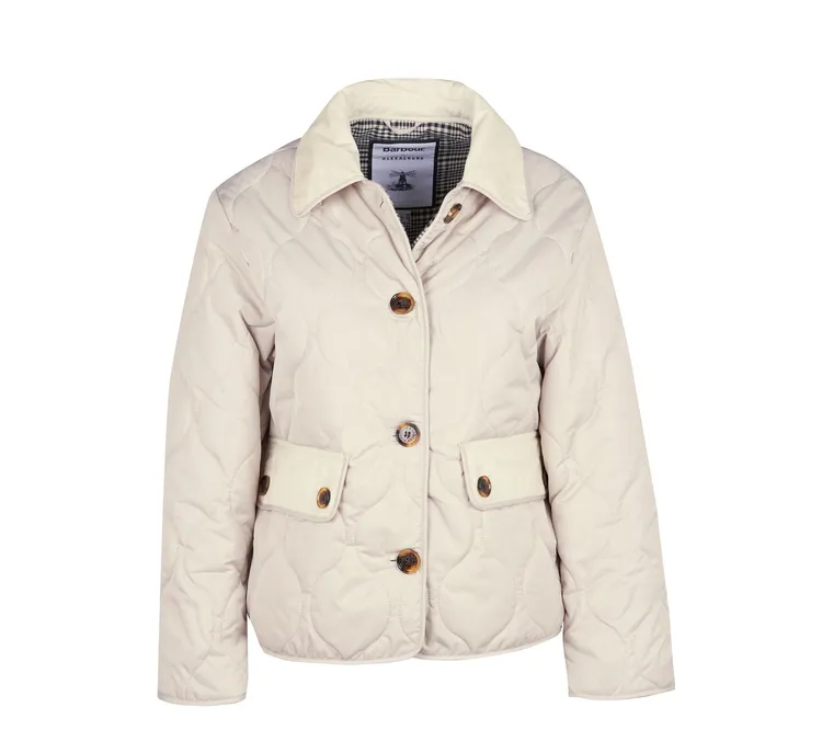 霧白色Bonnie絎縫外套，1萬3700元。品牌提供