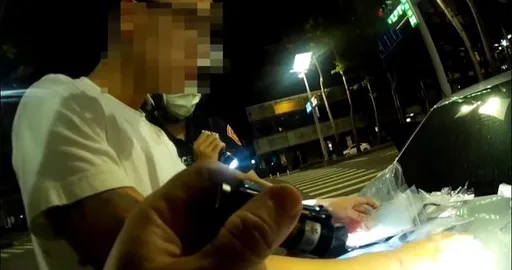 男子紅燈越線惹警盤查找到K他命　車內飄毒臭味硬掰：不是我的