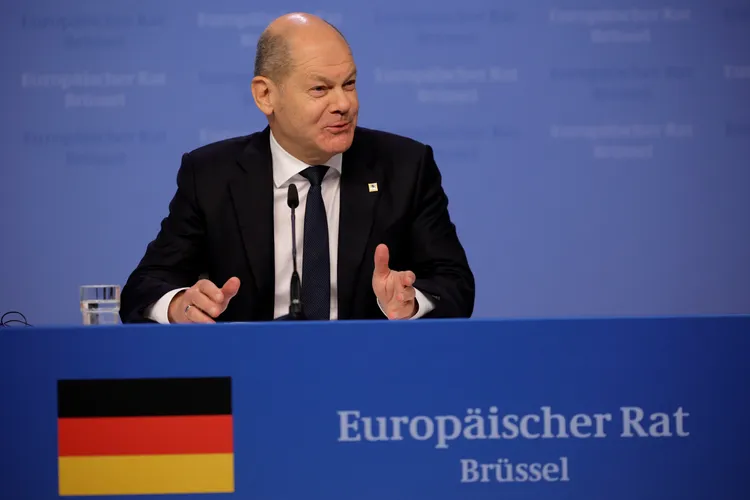 曾任漢堡市長的德國總理蕭茲支持漢堡港吸納中資入股。美聯社