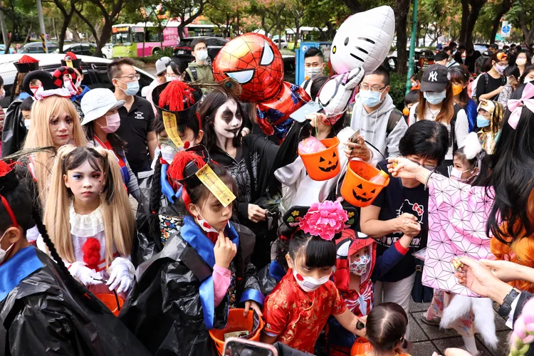 天母搞什麼鬼萬聖節嘉年華。葉志明攝