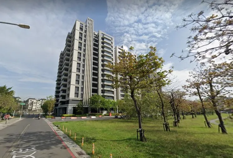 愛河上下游房價單坪落差大，目前下游是上游1倍價格。翻攝google map