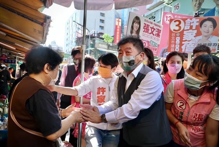 陳時中表示，離選舉還有一段時間，各界有其觀察。林林攝