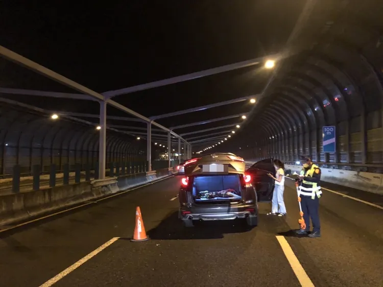 曹姓女子車子遭林男車子碰撞。讀者提供