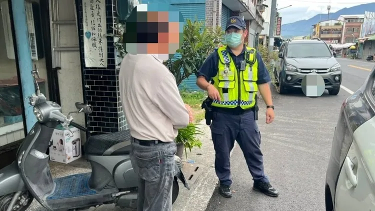 台東8旬黃姓老翁接到詐騙電話先報警求證，假警察一聽就掛電話逃之夭夭。 警方提供