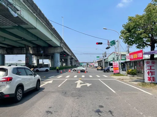 駕駛注意!交通3大新制看這裡 11月底右轉沒走「最外側」要噴1800元