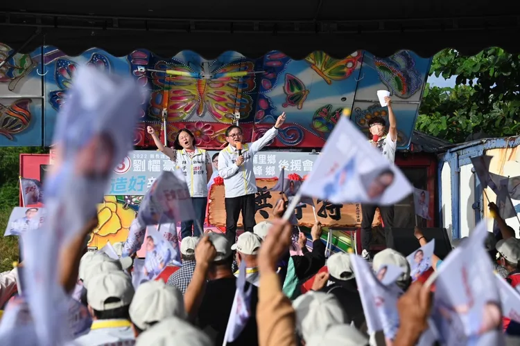 劉櫂豪成立南迴後援會爭取支持，要年輕人不放棄夢想。劉櫂豪競選總部提供