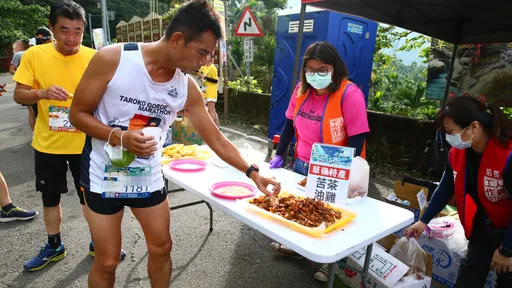 中斷23年!慶祝通車 雲林草嶺公路今晨1800人挑戰山道半馬