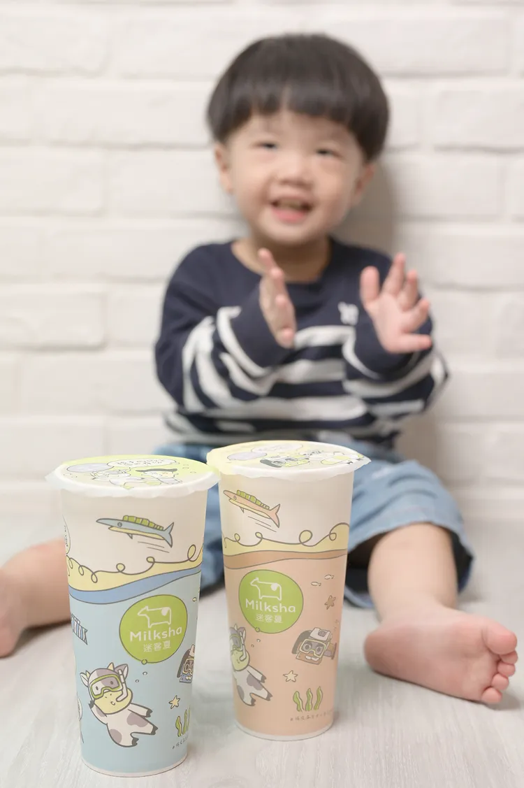 今年度的公益杯設計，邀請瑞復益智中心的小朋友一同參與繪製，LINE貼圖同步上架。業者提供