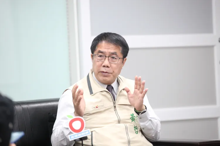 台南市長黃偉哲接受《壹蘋》專訪暢談從政理念。侯昌騰攝