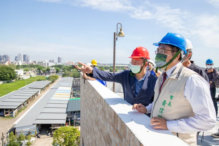 他任內沒有高大上建物，欣見推動與民生息息相關的建設。市府提供