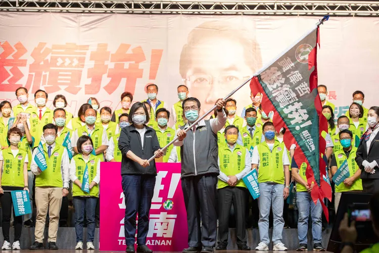 綠營大團結，黃偉哲坦言比四年前更篤定些。資料照片