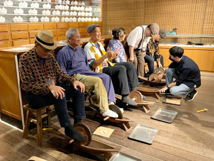 周末的免費民俗活動，邊學邊玩還能認識臺灣傳統文化，其中包含登義參藥行船輾搗藥。全聯善美的文化藝術基金會提供