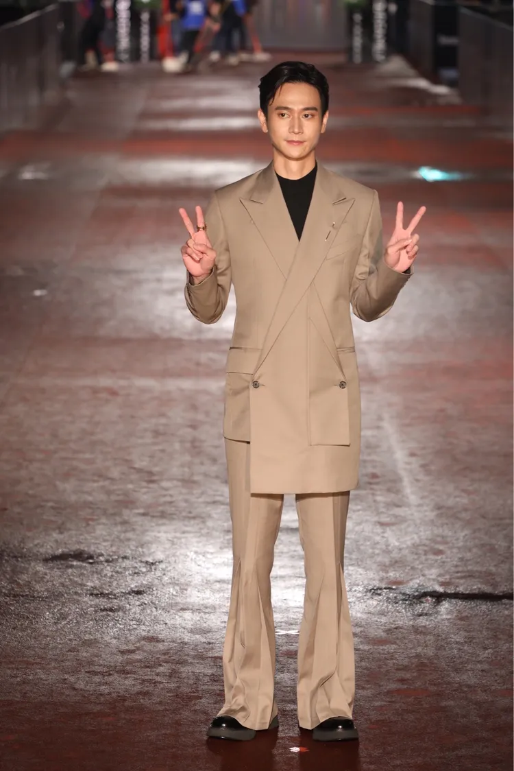 劉冠廷穿Dickson Lim西裝。攝影中心攝