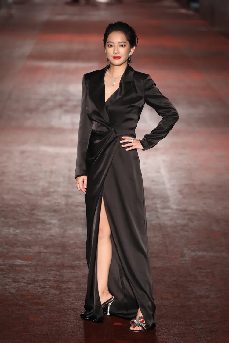 周采詩穿Isabel Sanchis禮服。攝影中心攝