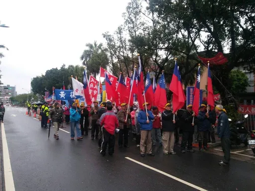 退伍上校抗議年改竟斷指　控警察油壓剪釀禍！求國賠逆轉敗訴