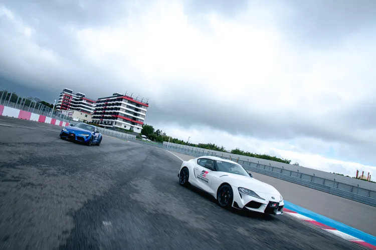 GR Supra在賽道中堪稱如魚得水，蠢蠢欲動的車尾，則是後驅性能車讓人著迷的最大魅力。和泰提供