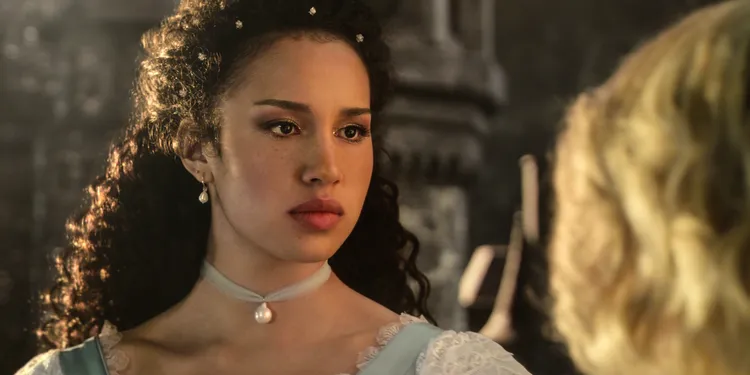 阿嘉莎對同學展現強大的同理心，顯現出她內心的善良本質。Netflix提供