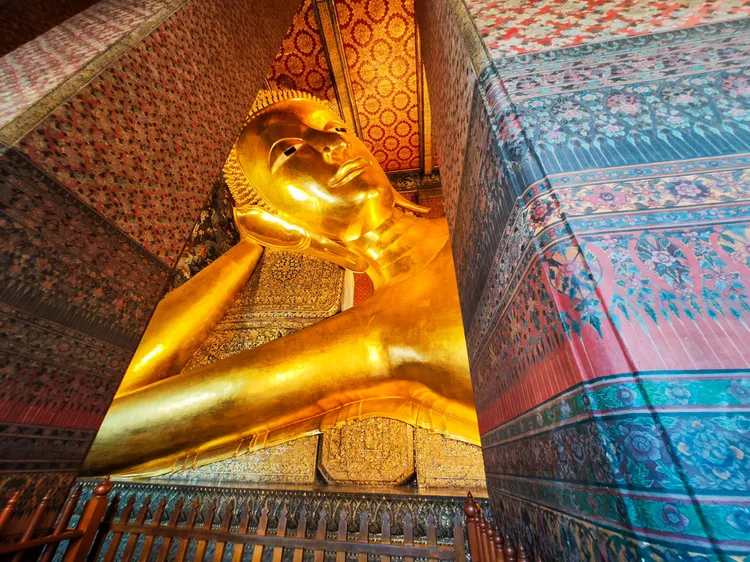 臥佛寺是初訪曼谷必去的觀光景點。田欣雲攝