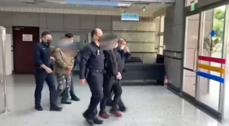 警方逮捕張姓古董掮客等人。翻攝畫面