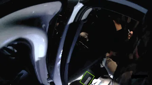 路邊停車飄異味 警驚見7包「膠原蛋白」是毒