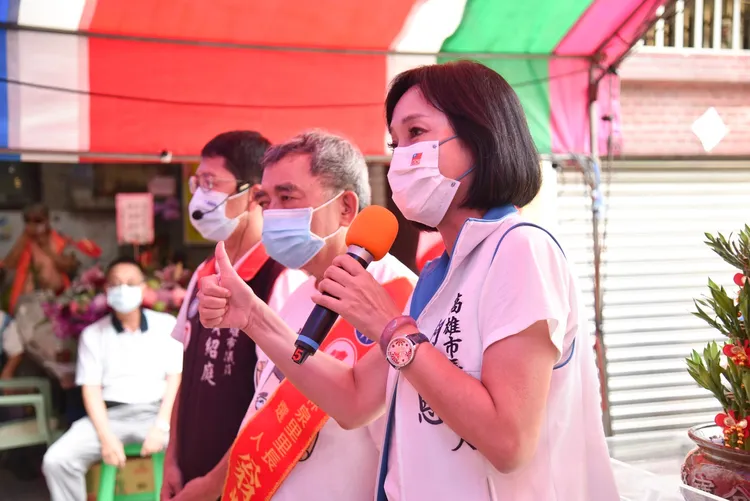 柯志恩說高雄不能再走一黨獨大的回頭路。柯辦提供