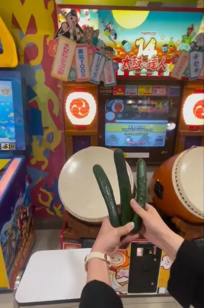 途中挑戰太鼓達人。