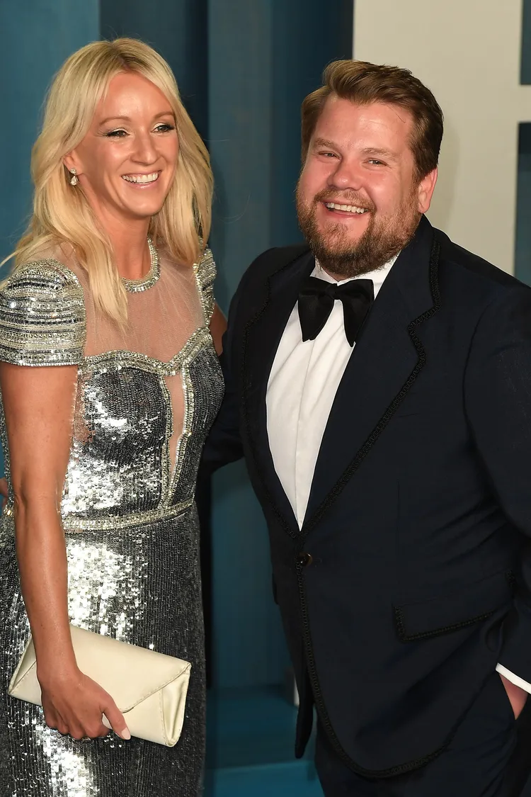 詹姆斯柯登（右）與老婆到餐廳用餐時，被爆對侍者態度不佳。達志