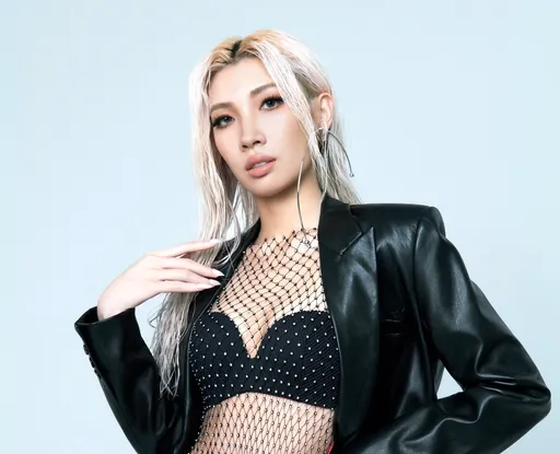 《咒術迴戰》夯曲登金音獎!Karencici攜手日團ALI飆歌 爆紅《台通》Podcaster扛主持