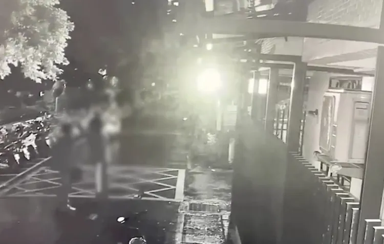 雙方在大街上起衝突。翻攝畫面