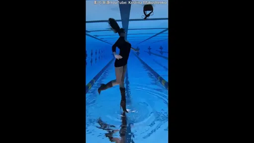 太不可思議了! 這個美女竟在水中表演太空漫步