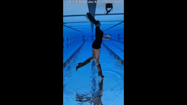 舞者竟然還能再水中走太空漫步！