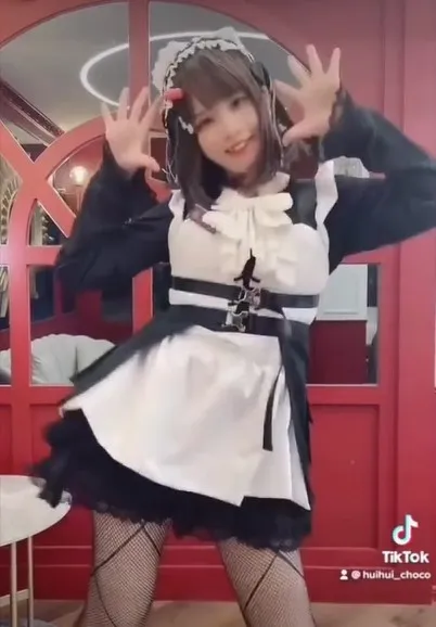 搖晃如巨浪，網友問「有暈車藥嗎」。