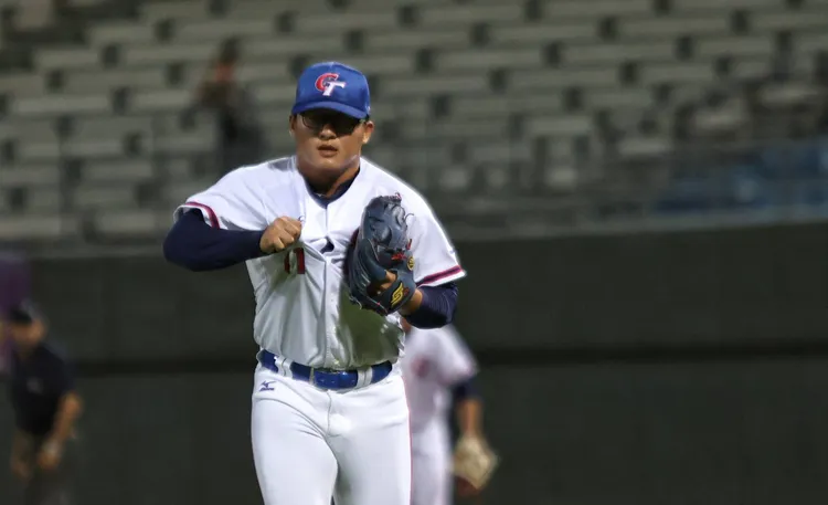 台灣U23郭定泓是投手丘上小巨人。  葉志明攝