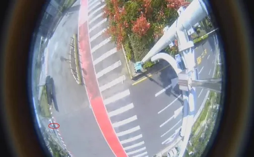 疑視線死角釀禍！路口迴轉遭特斯拉撞飛3公尺　桃園婦送醫傷重不治
